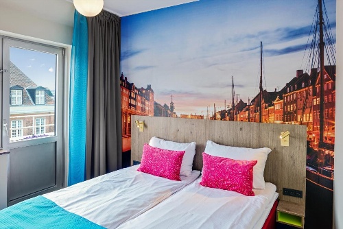 Richmond Hotel image 1